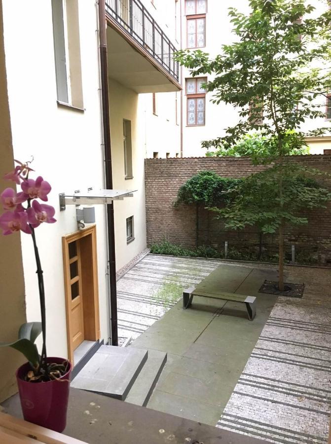 Kampa Park Apartment Praag Buitenkant foto